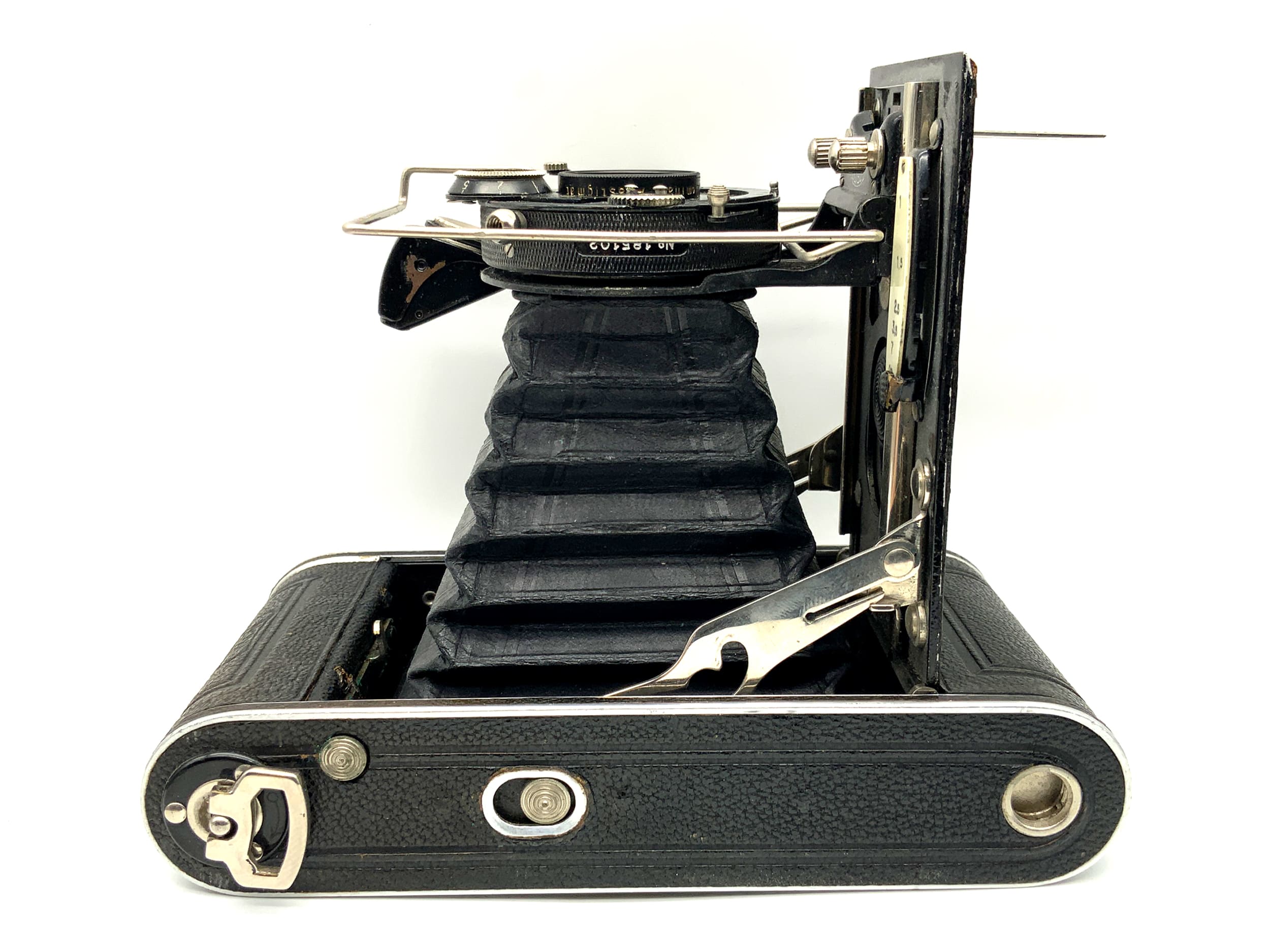 Welta Cocarette folding camera with Novar Anastigmat 1:4.5 75mm Compur analog camera