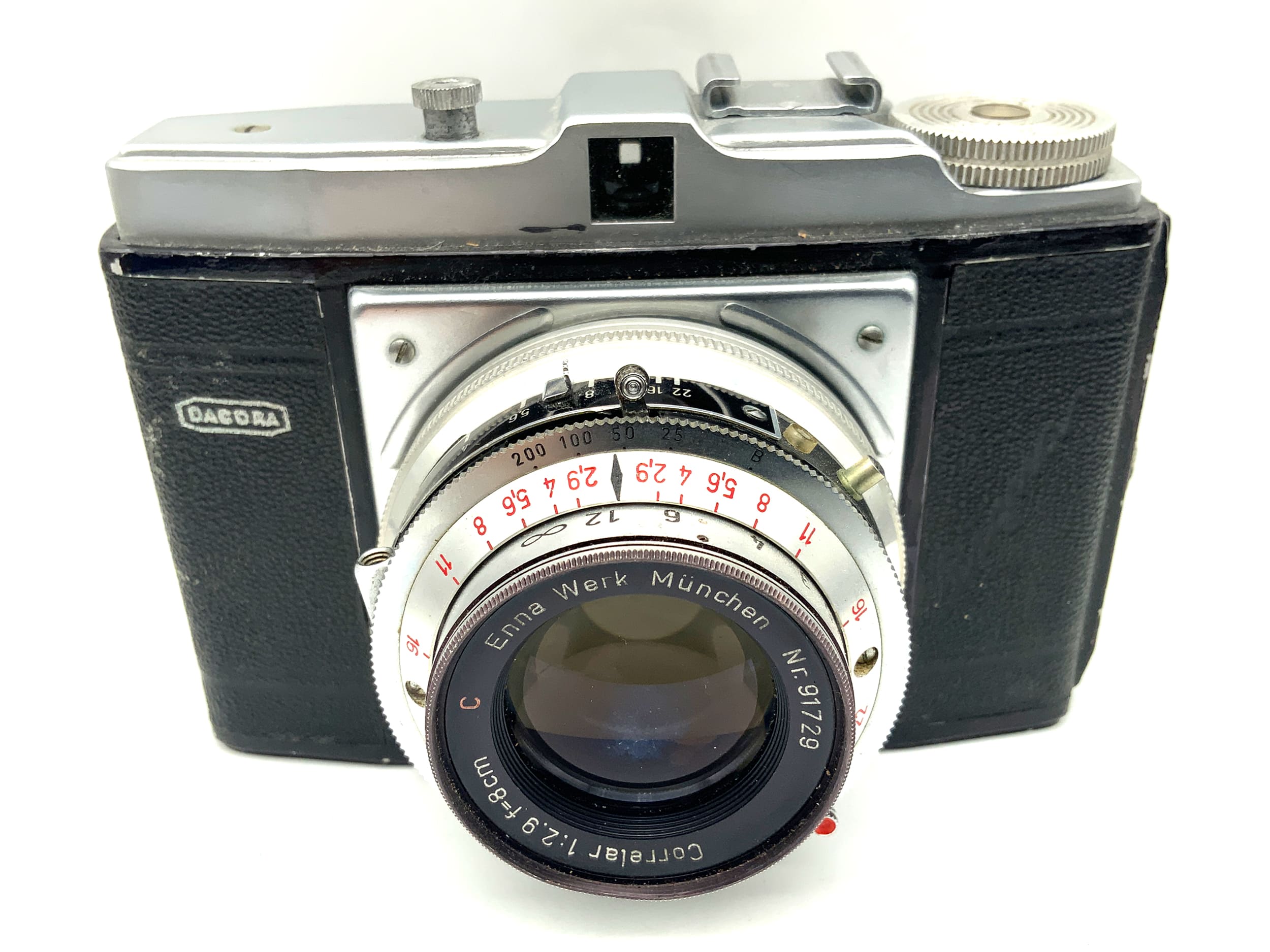Dacora Digna viewfinder camera with Enna Munich Correlar 8cm 1:2.9 red C analog camera