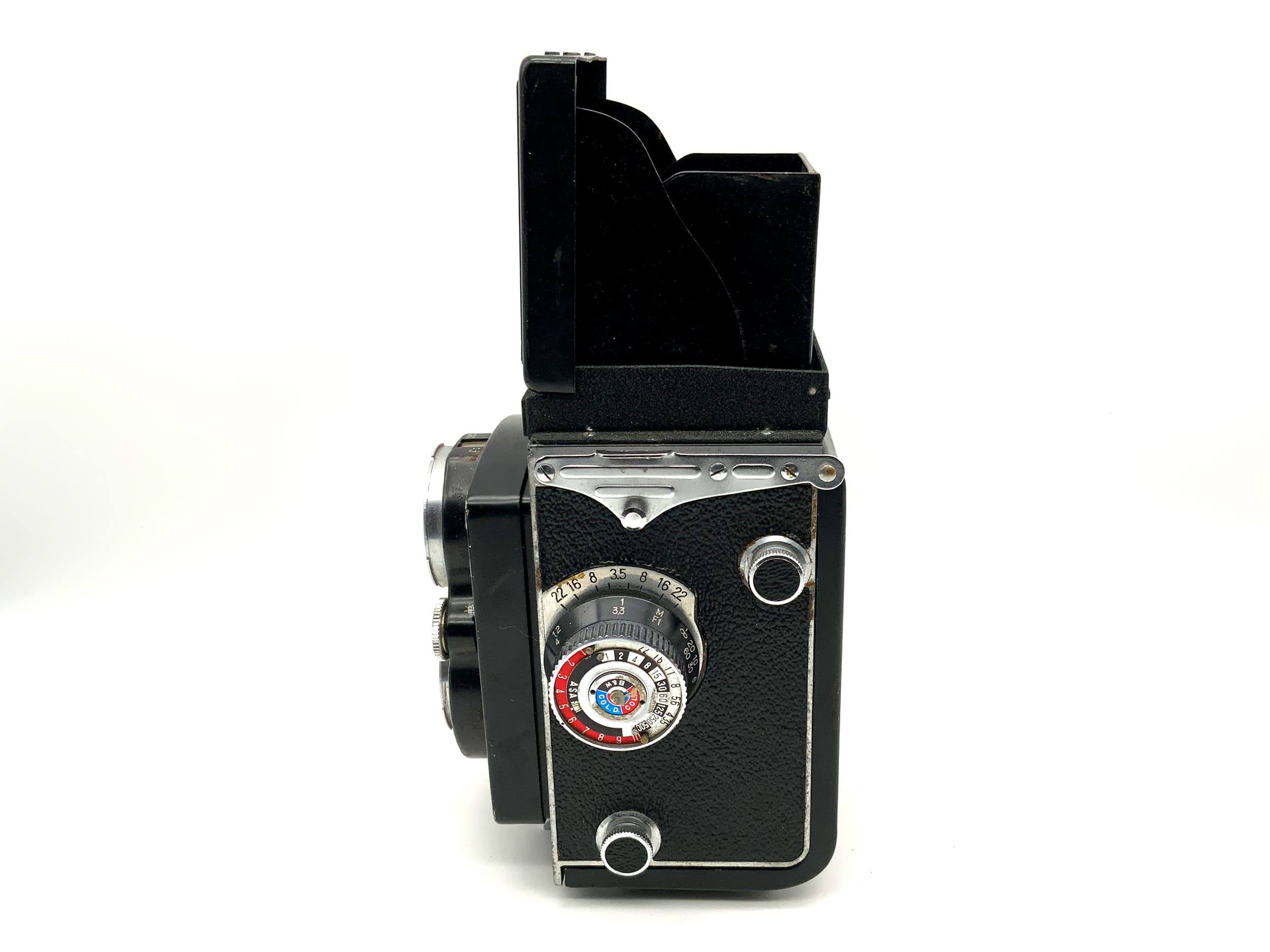 Yashica Mat LM TLR with Yashinon 1:3.5/80mm twin-lens analog camera