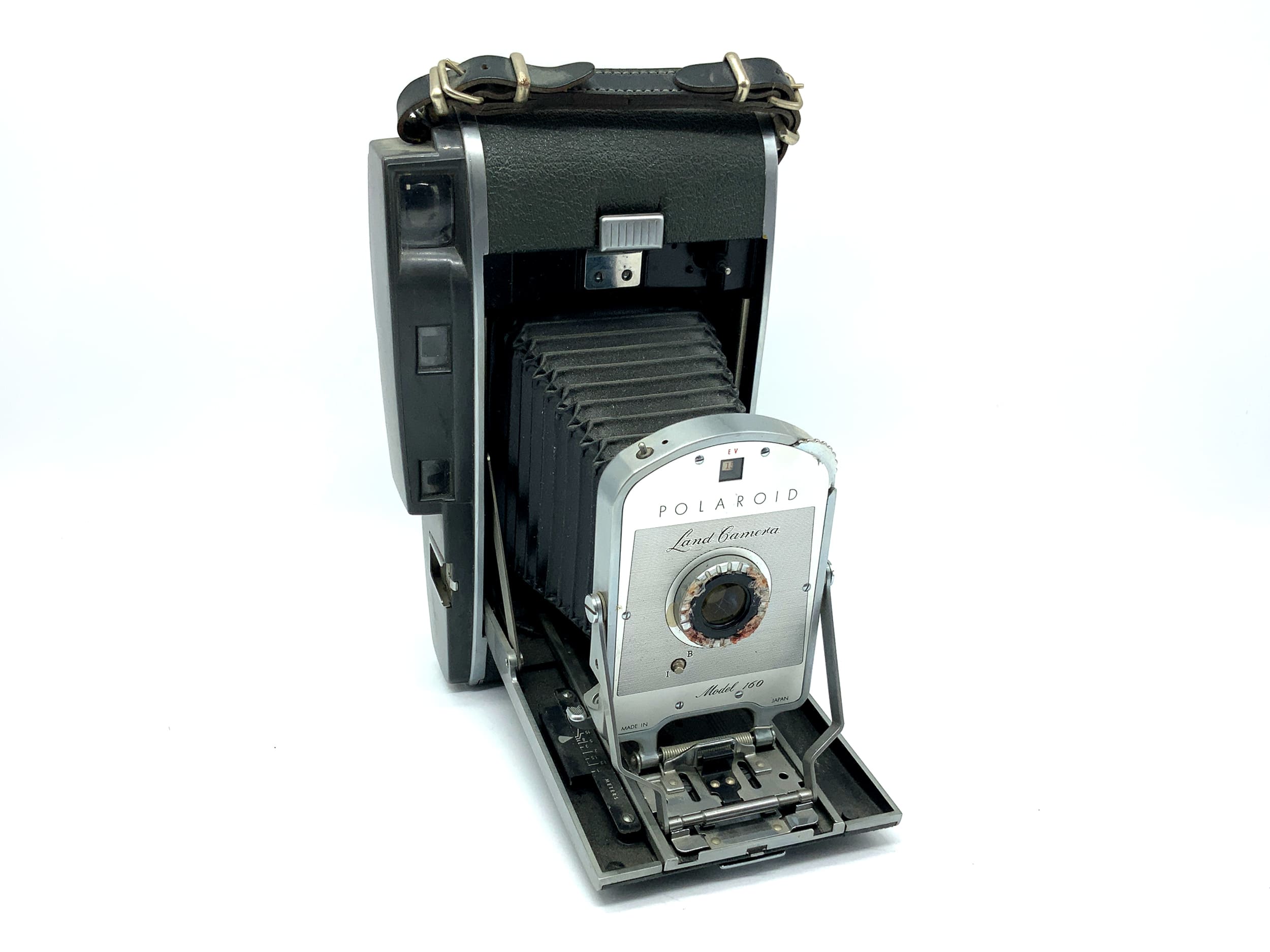 Polaroid Land Camera Model 160 instant camera, scratches on the lens
