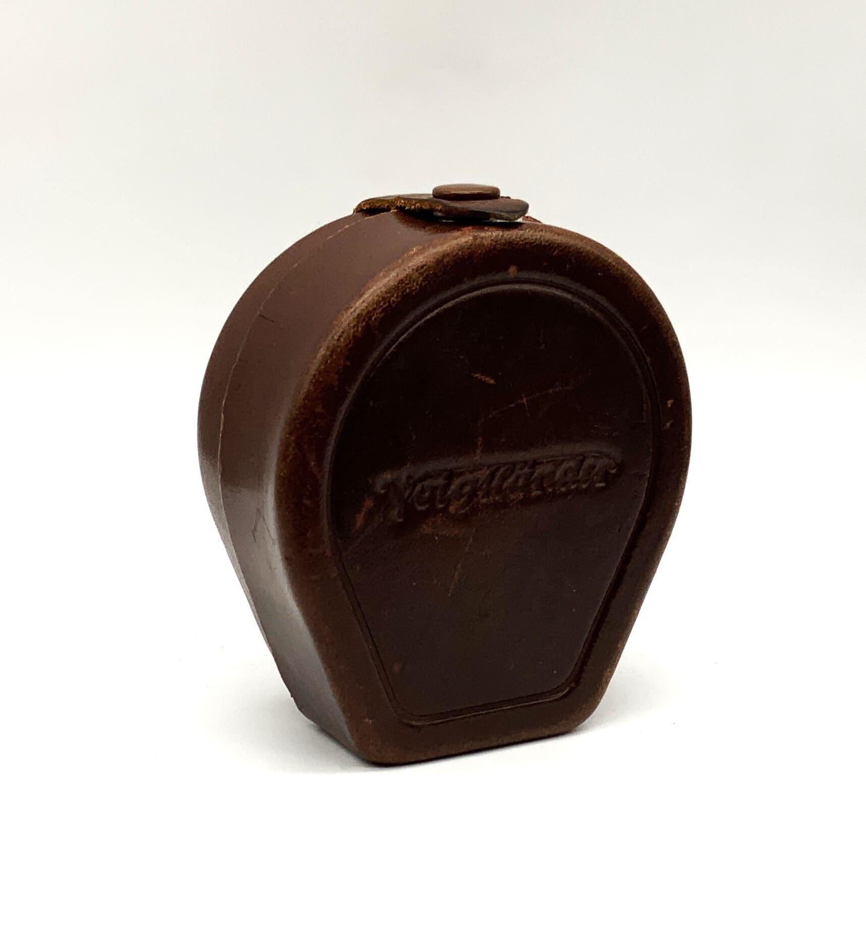 Voigtländer 90/098 brown leather case for sun visor and 2 filters