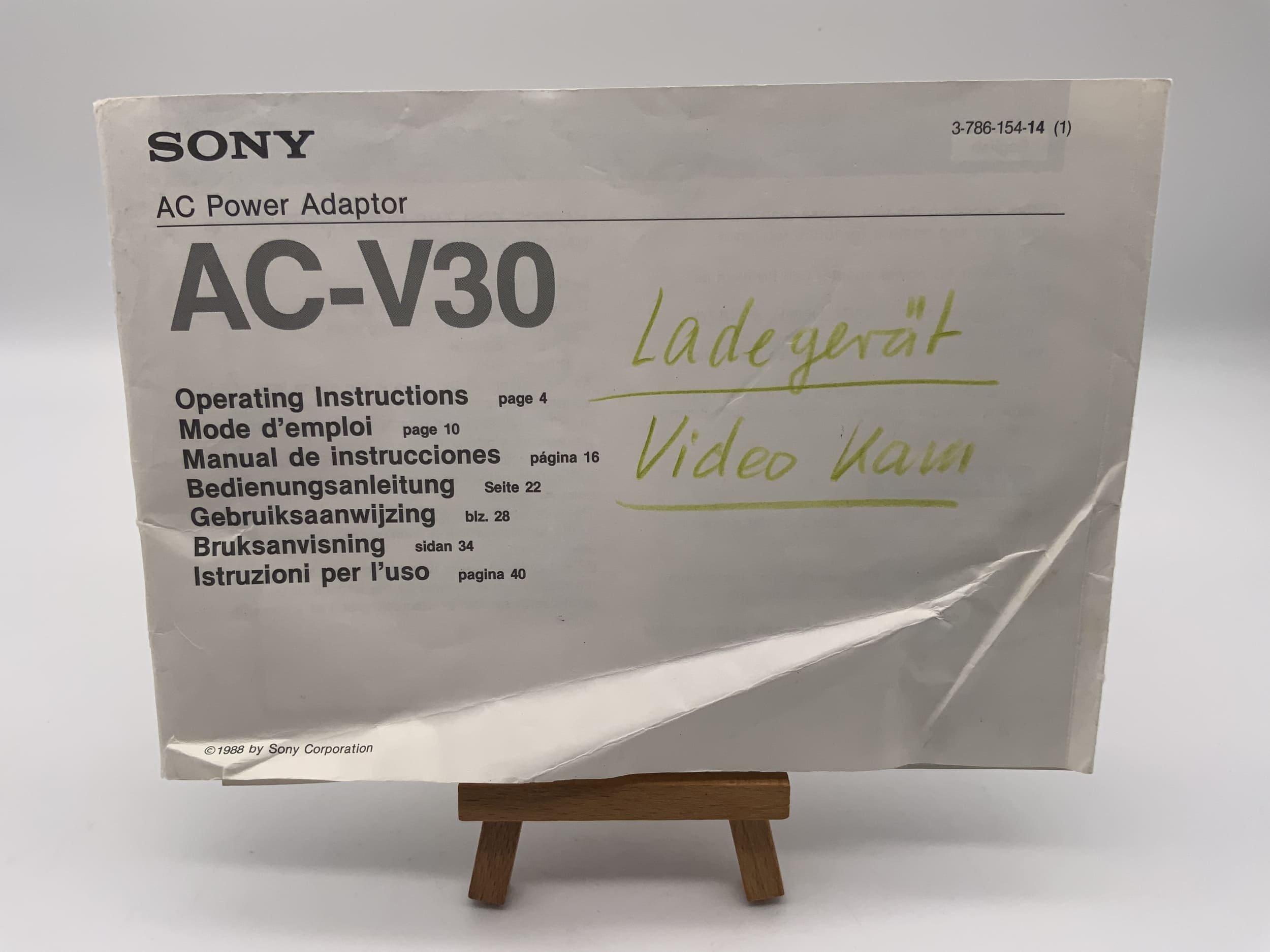 Sony AC-V30 AC Power Adapter User Manual