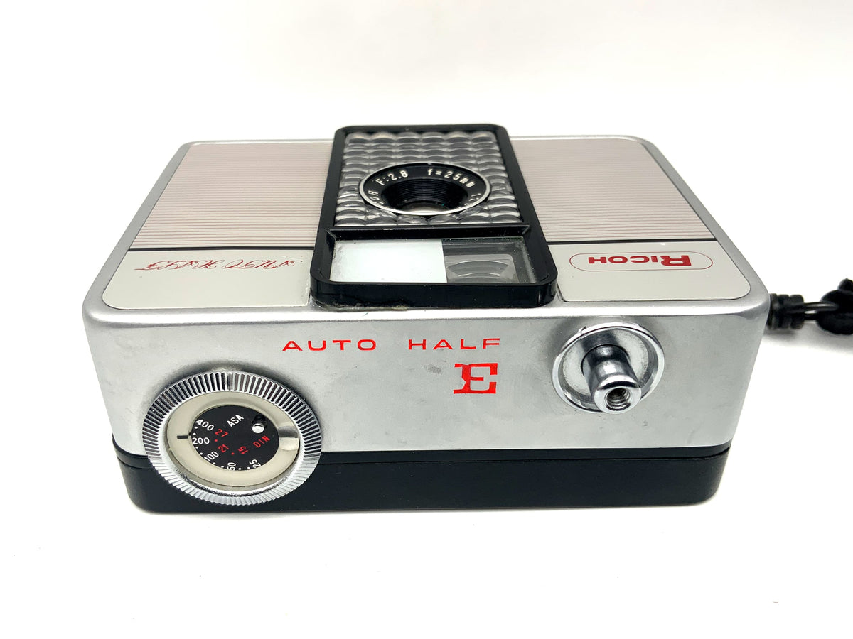 Ricoh Auto Half E Sucherkamera mit 25mm 1:2.8 Halbformat Analogkamera