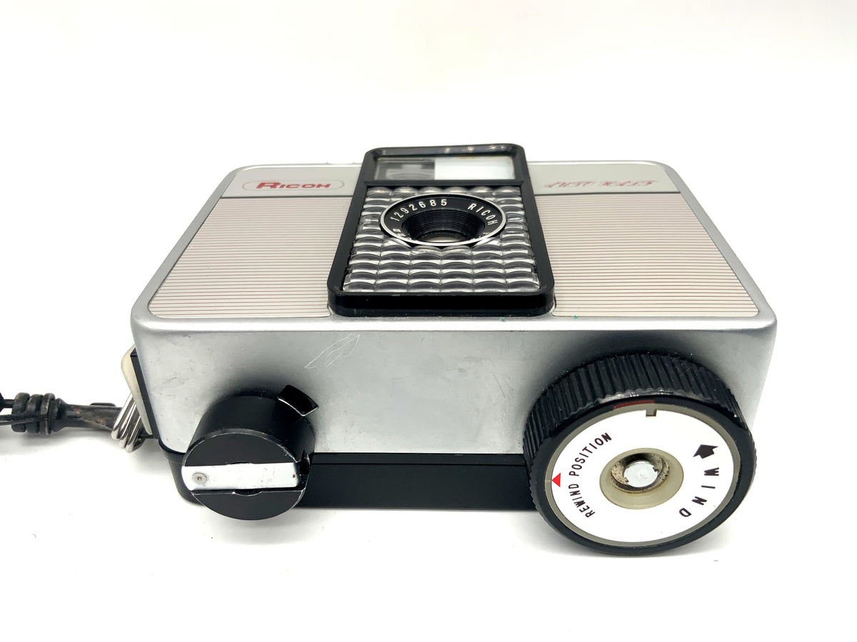Ricoh Auto Half E Sucherkamera mit 25mm 1:2.8 Halbformat Analogkamera