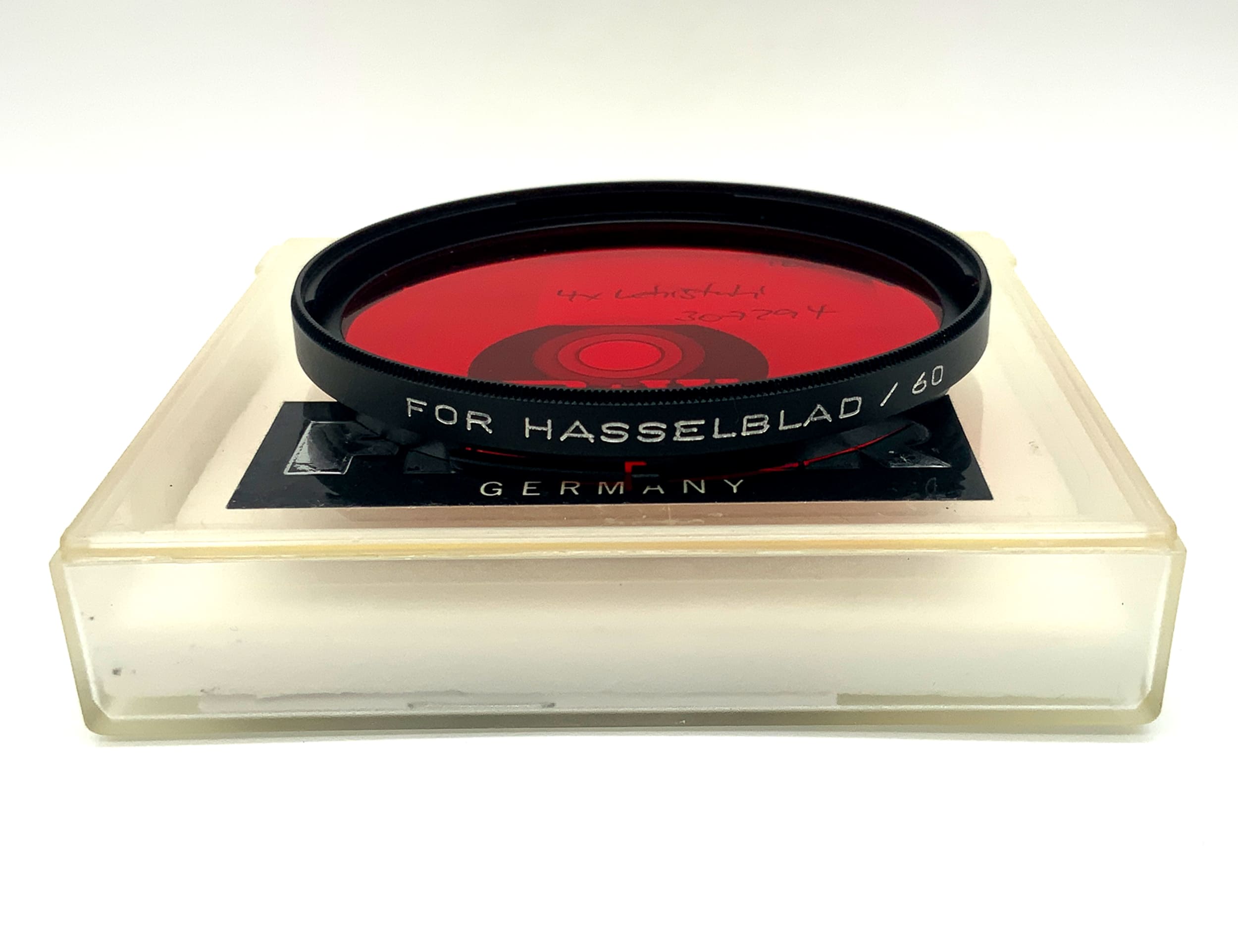 B+W red color filter 6x R-2.5 for Hasselblad/60 filters B60 filter thread