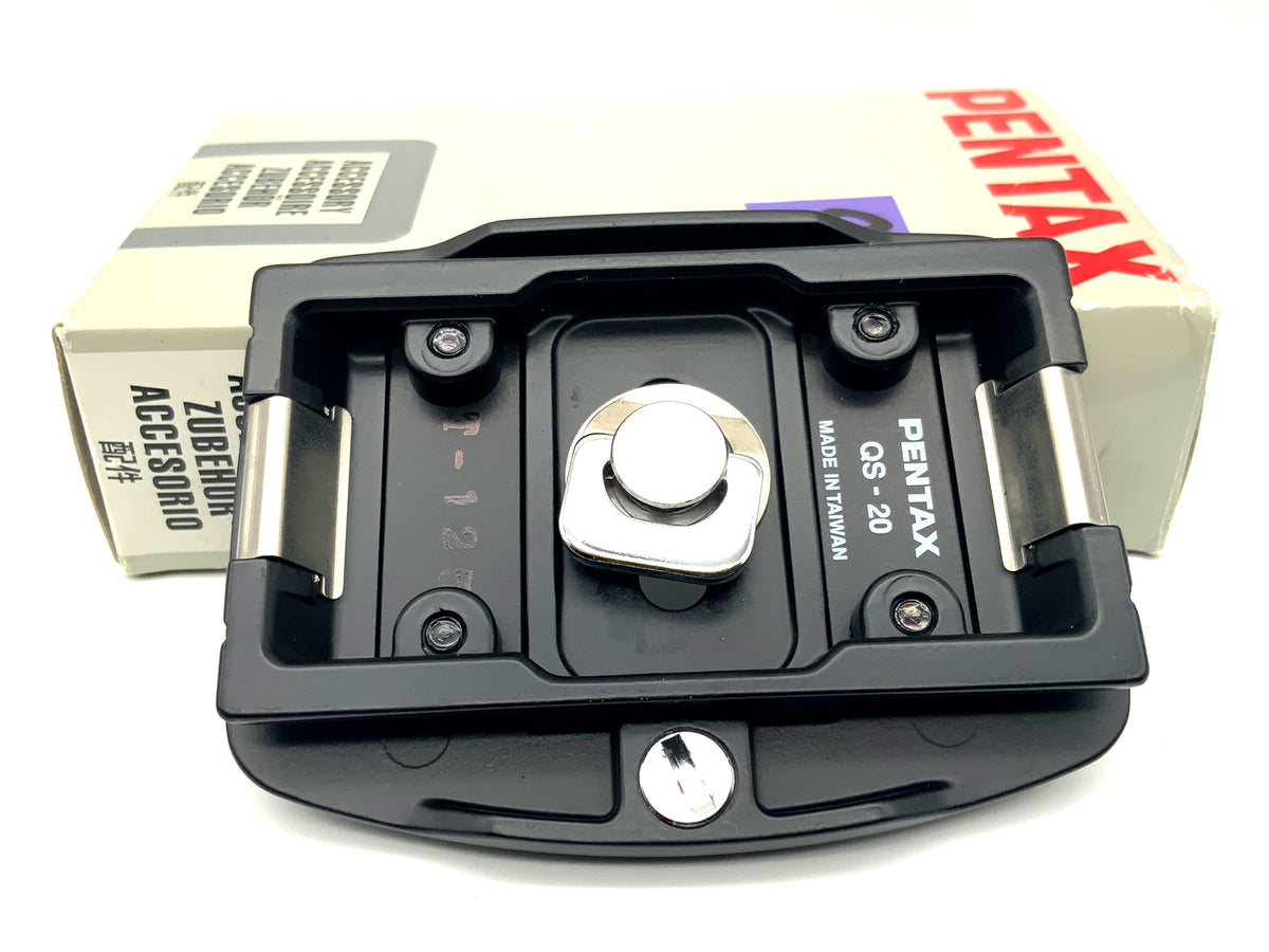 Pentax QS-20 Quick Shoe Adapter black quick-release plate in original packaging
