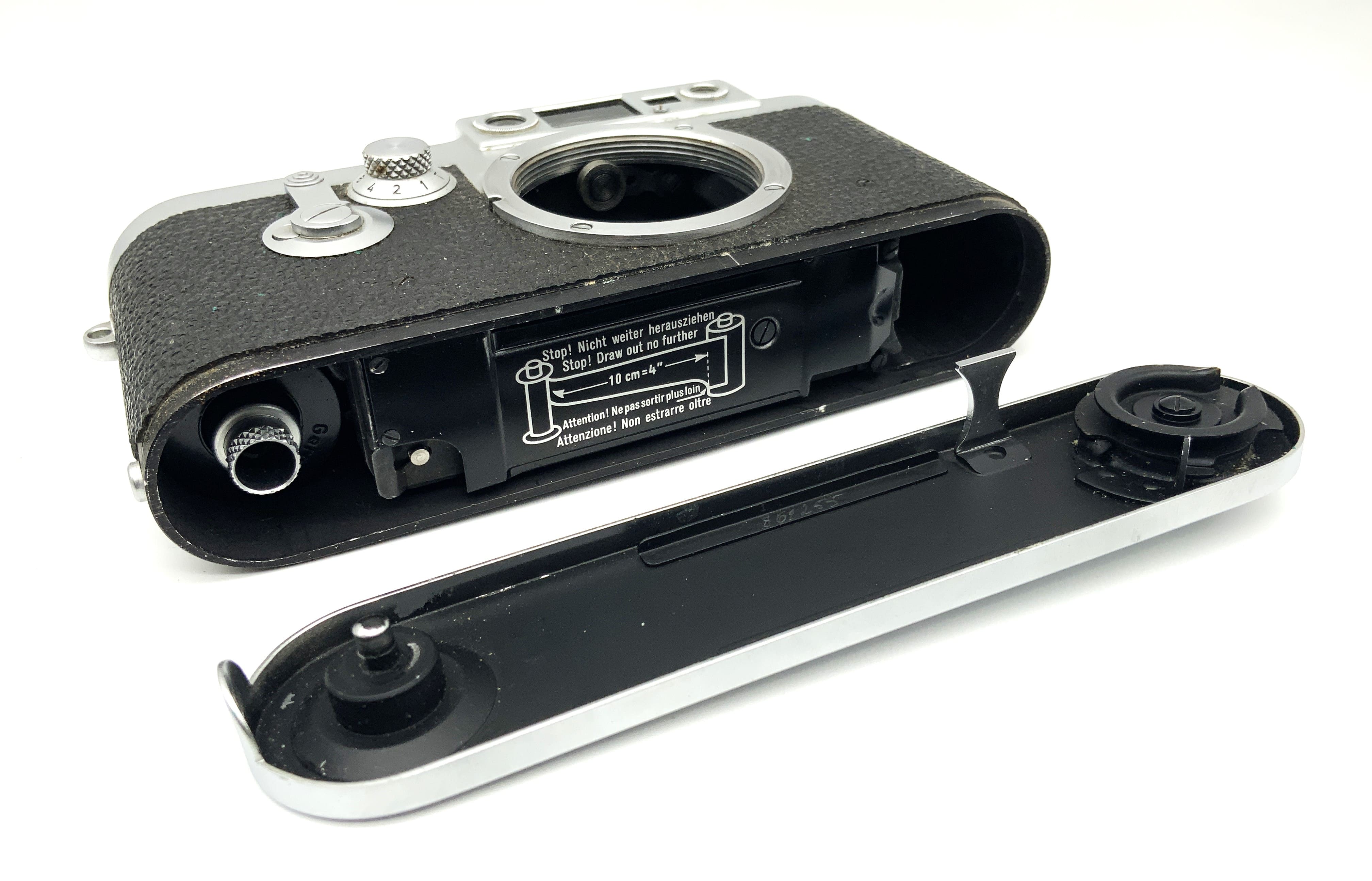 Leica IIIg rangefinder camera 1957 No. 861255 Chrome screw-mount Leica body