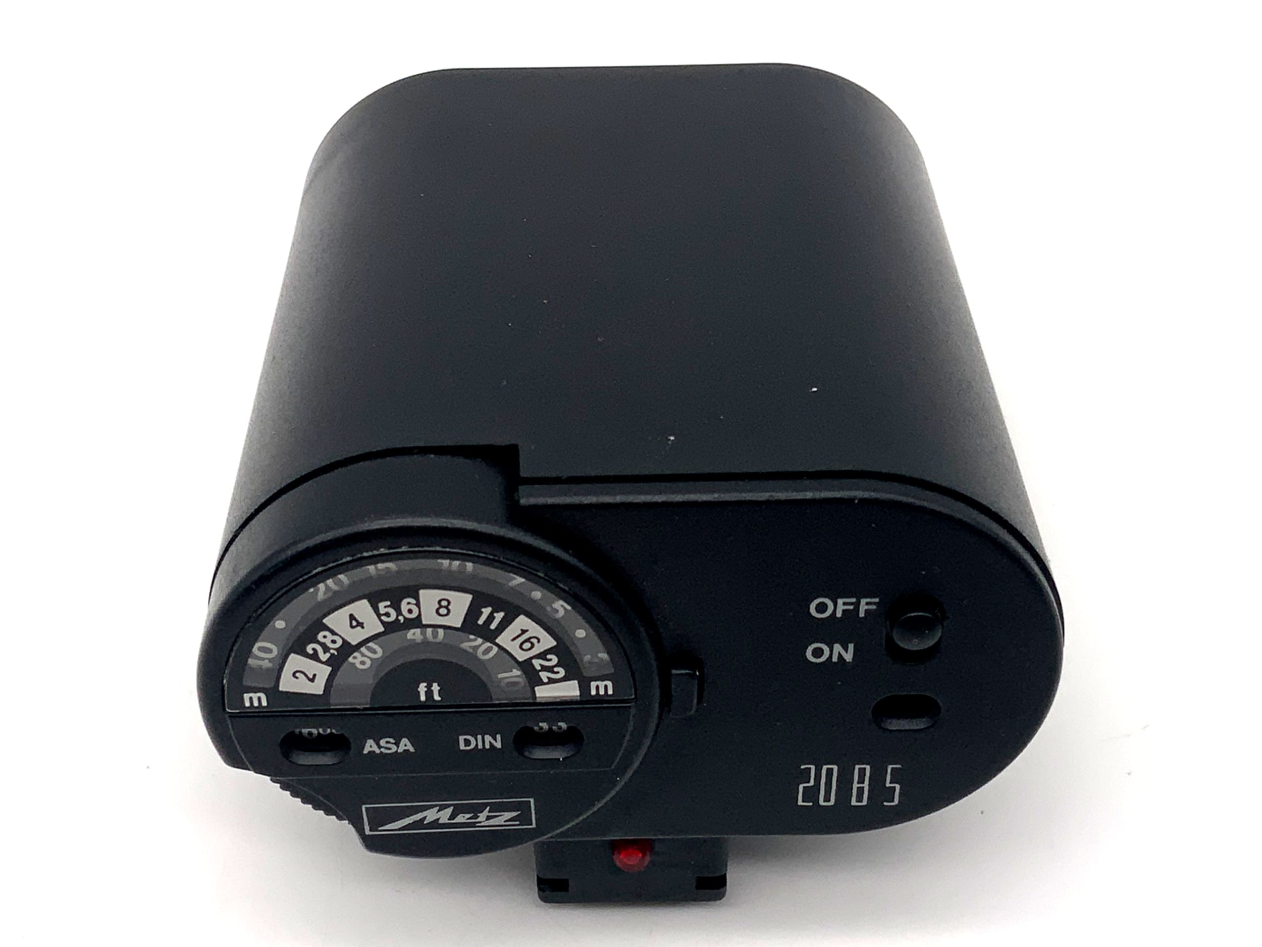 Metz mecablitz 20B5 flash unit, medium contact, universal camera flash