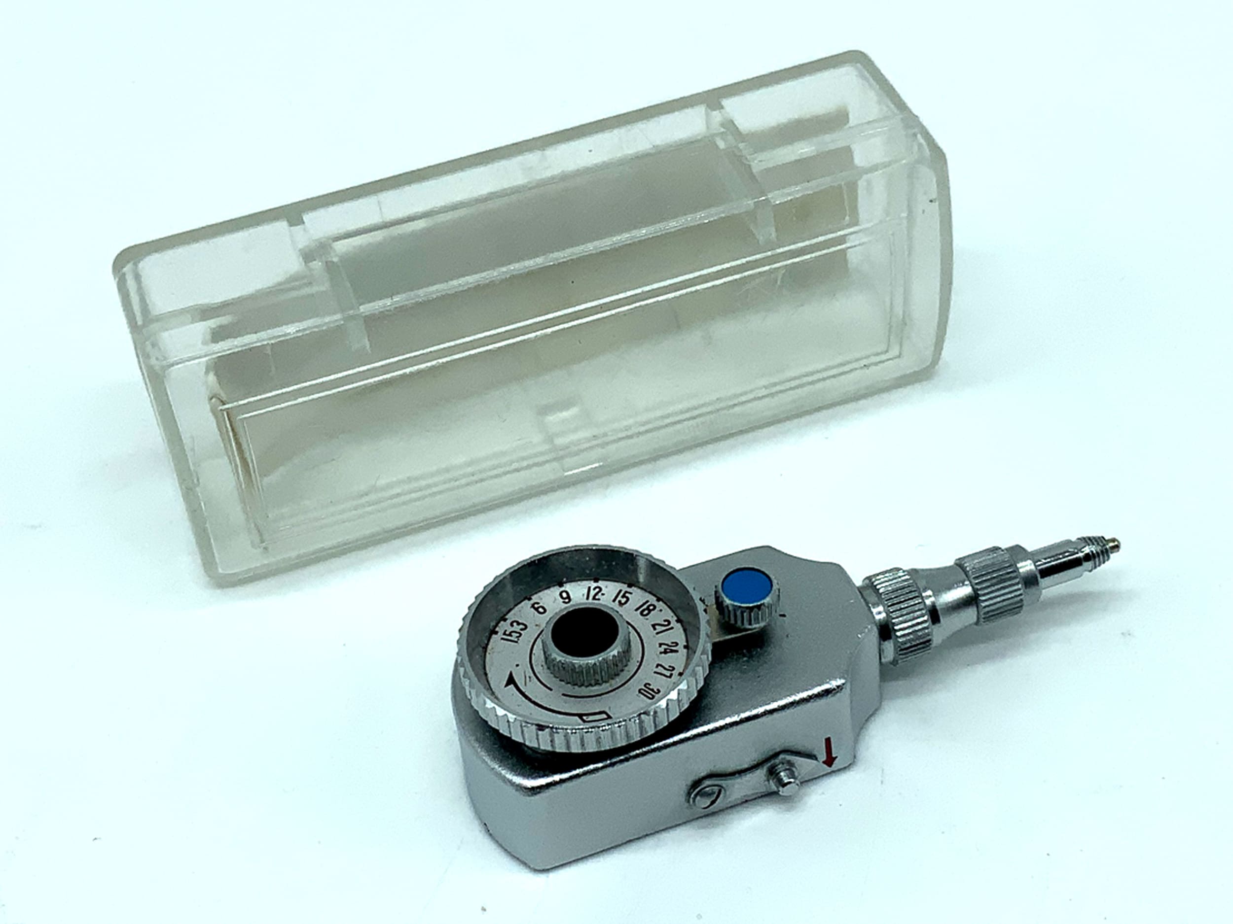 Mechanical self-timer, time release, timer