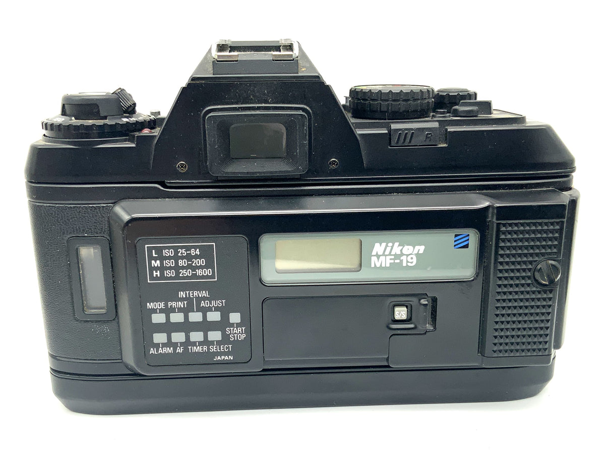 Nikon F-501 SLR mit Data Back MF-19 35mm SLR analog Body (Nikon AF)