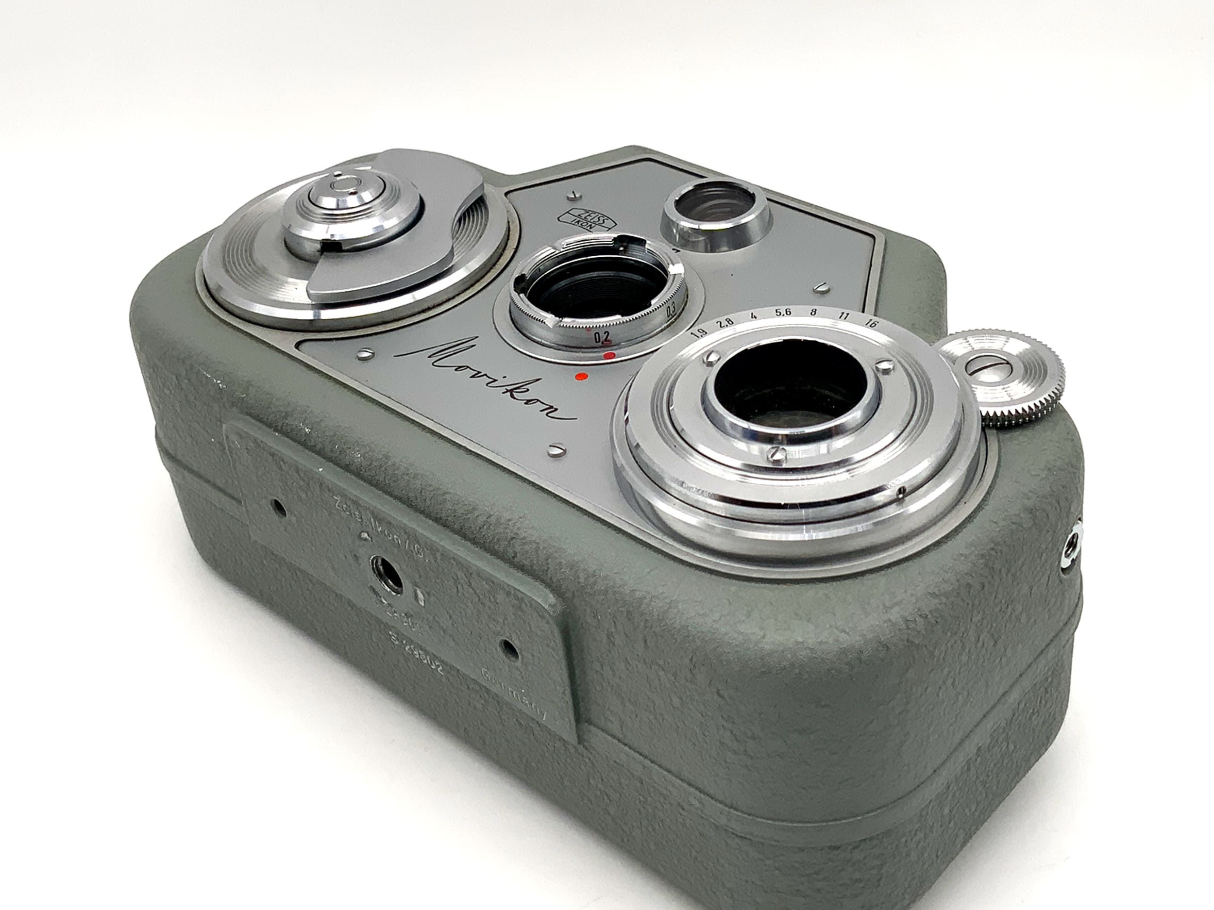 Zeiss Ikon Movikon 8B film camera with Tessar 1:1.9/10mm double 8mm film