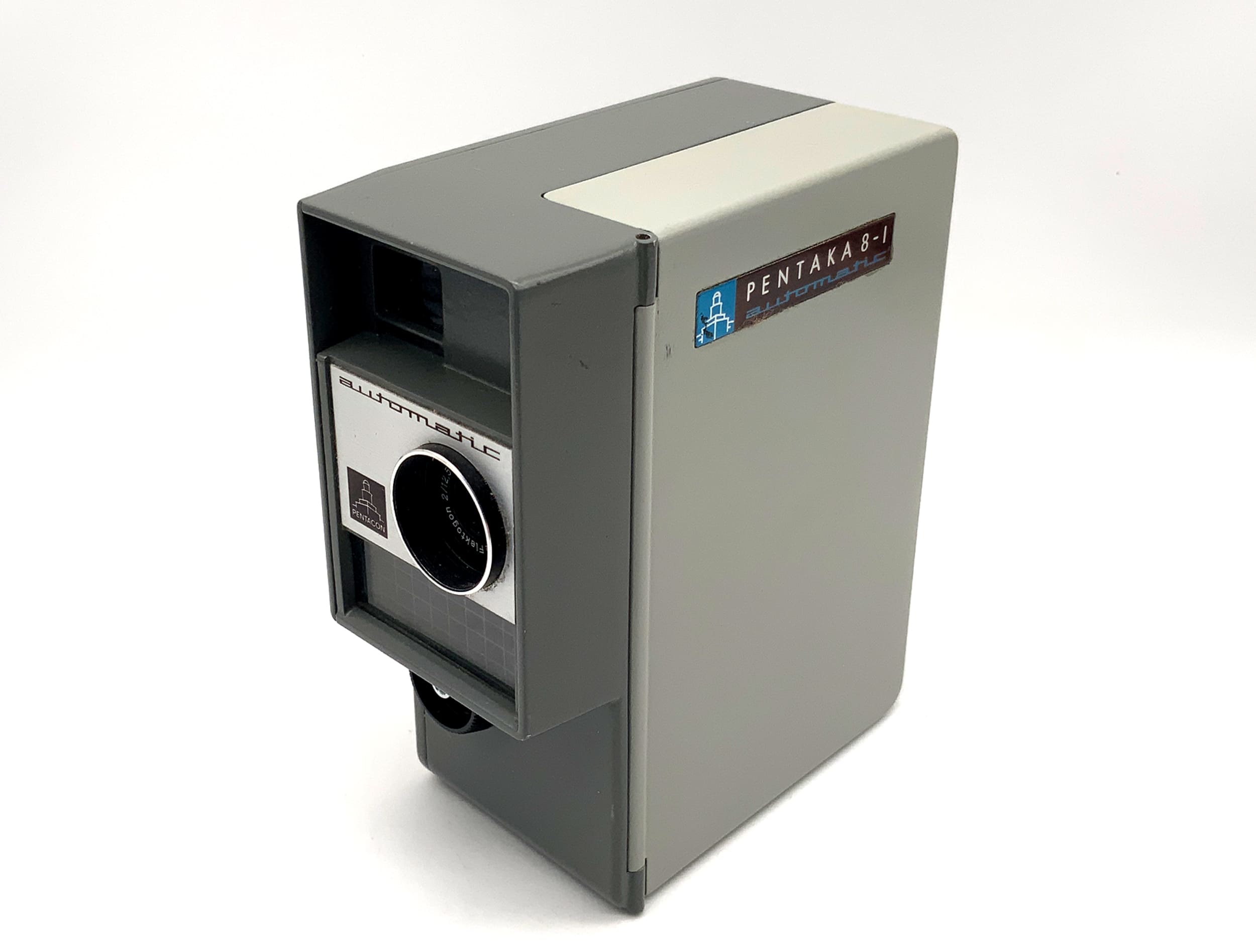 Pentacon Pentaka 8-I automatic film camera with Flektogon 2/12.5 double 8mm