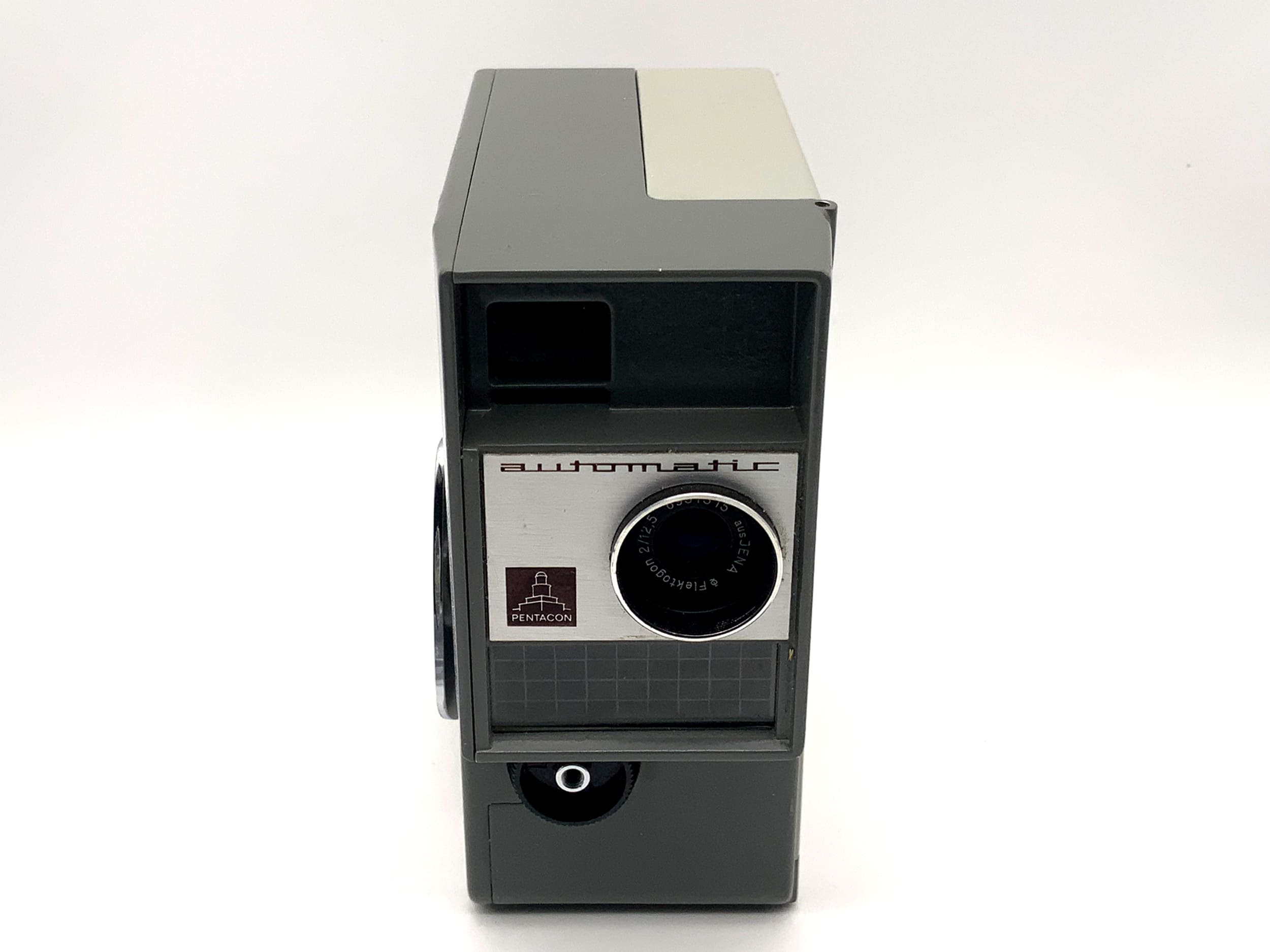 Pentacon Pentaka 8-I automatic film camera with Flektogon 2/12.5 double 8mm