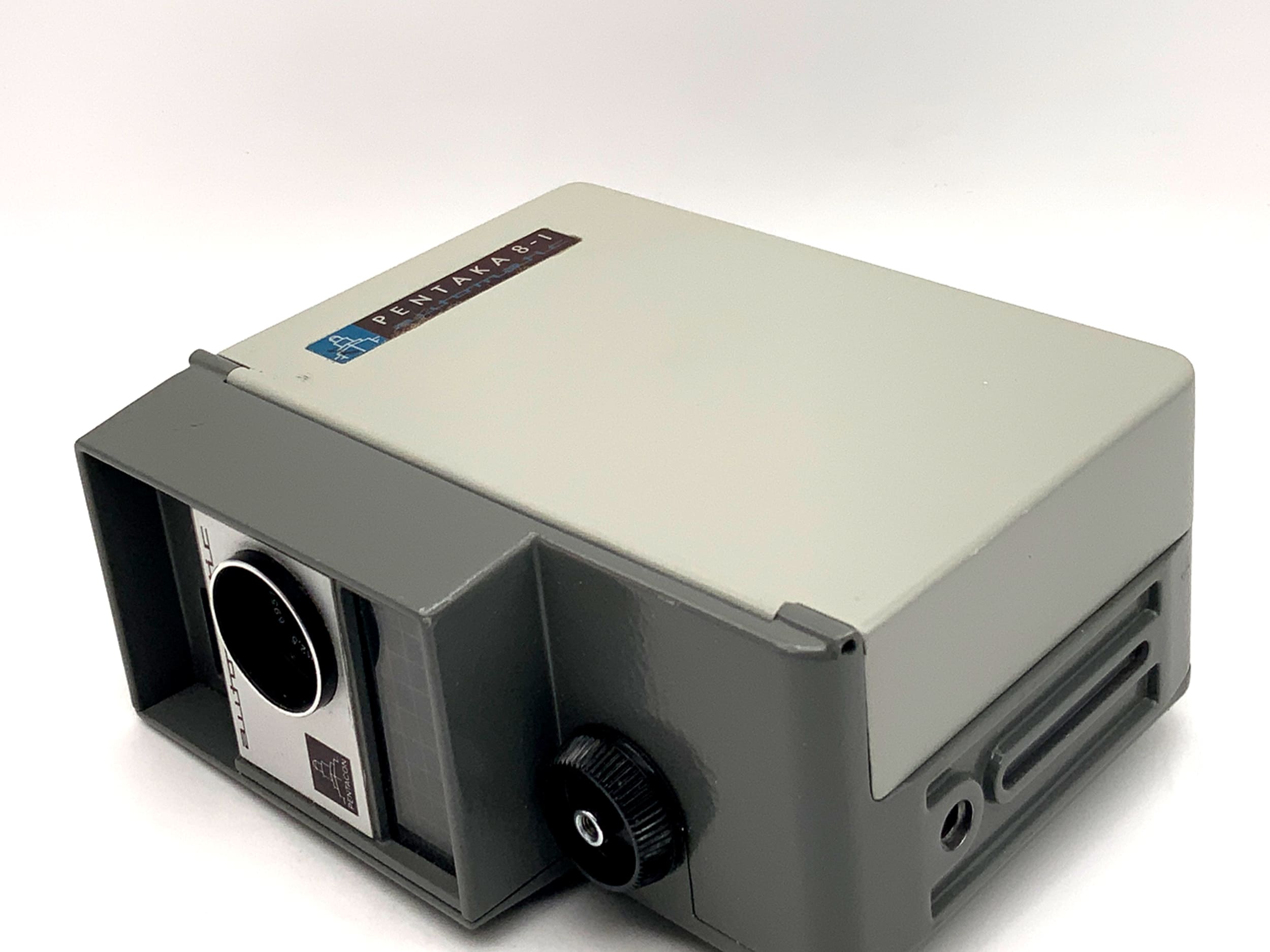 Pentacon Pentaka 8-I automatic film camera with Flektogon 2/12.5 double 8mm